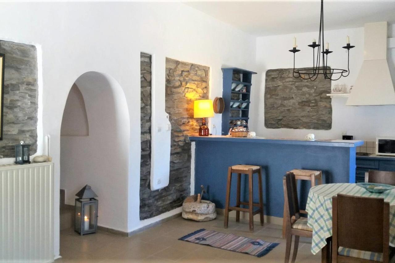 "Aura" Apt In Stone Tower 1690 • Andros Aidonia  Buitenkant foto