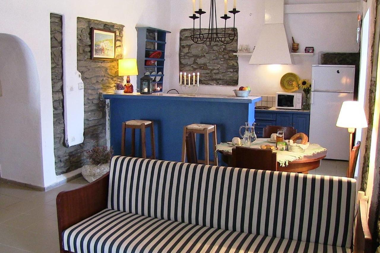 "Aura" Apt In Stone Tower 1690 • Andros Aidonia  Buitenkant foto